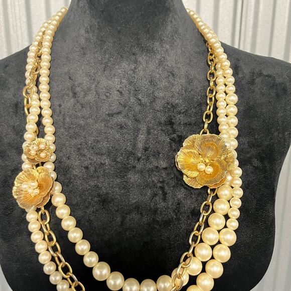 Ann Taylor Layered Pearl Necklace Gold Floral Statement Chain Bold Retro Jewelry - Picture 2 of 7